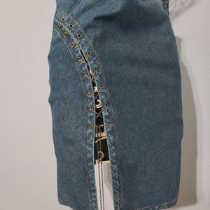 JLo by Jennifer Lopez Y2K Denim‎ Skirt with Chain Accent on the Side Size 7
